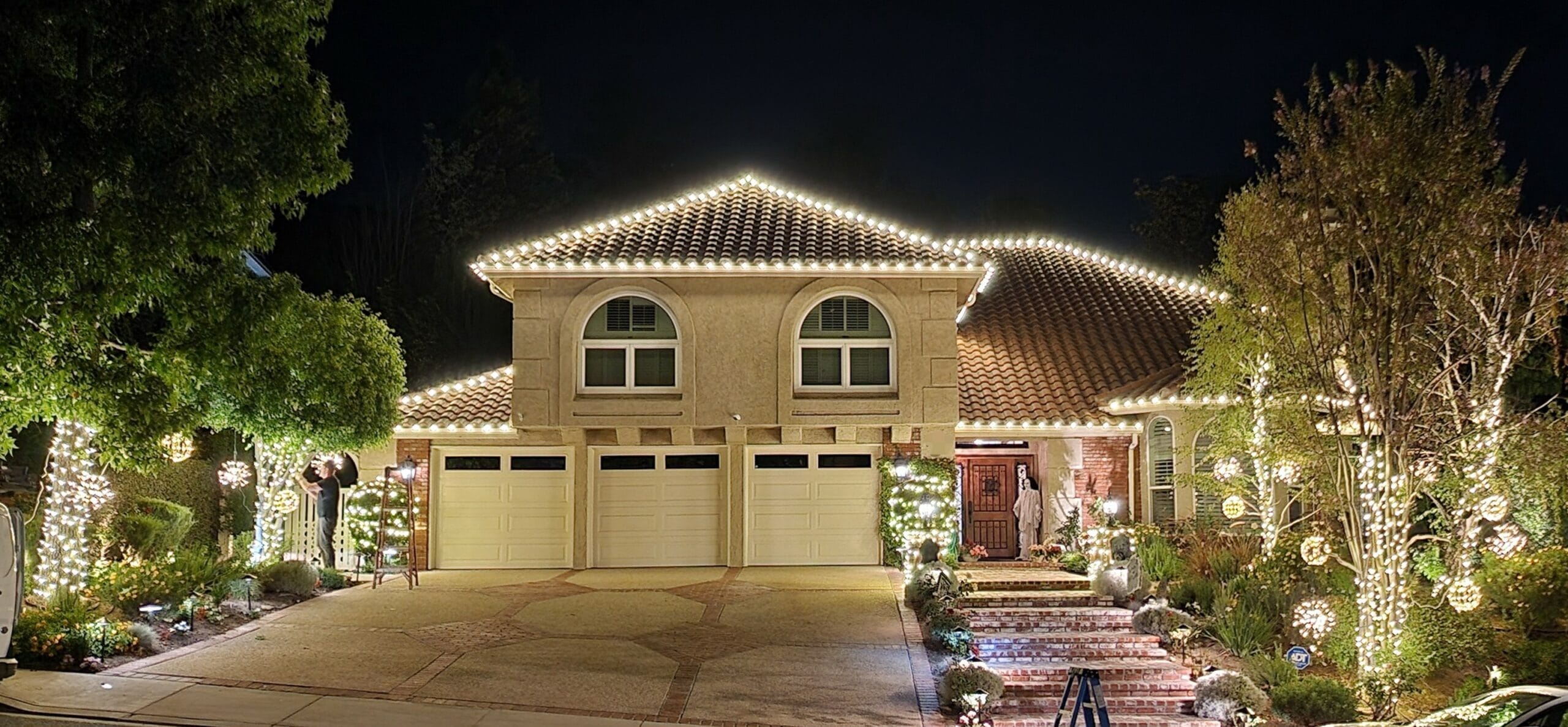 Holiday lighting display 8