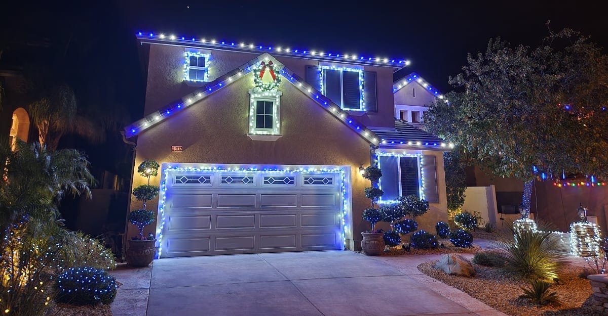 Holiday lighting display 1